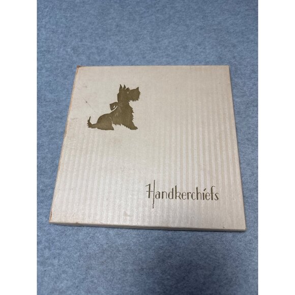 Vintage Embroidered Handkerchief Set with Floral Designs Original Box 1950s - Picture 7 of 7